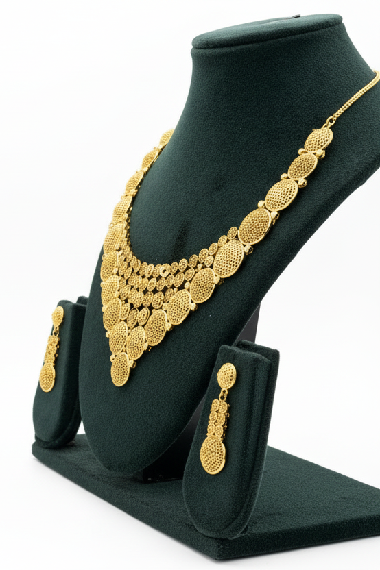 Parure – Collier et boucles d’oreilles en plaqué or