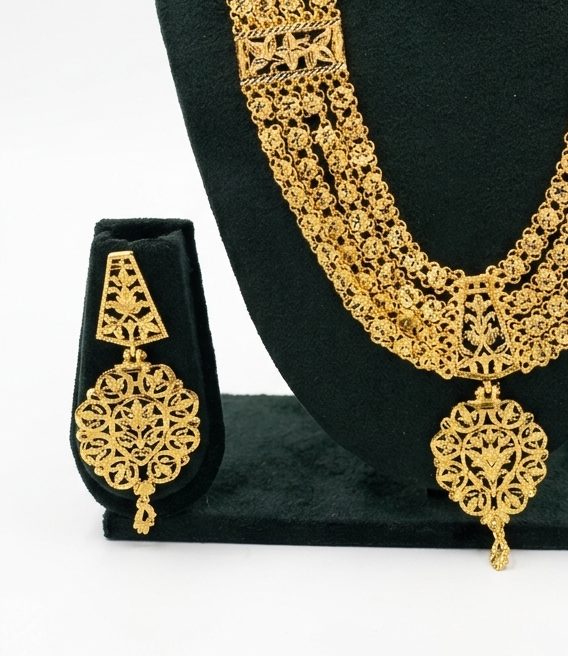 Parure Royale – Collier et boucles d’oreilles en plaqué or