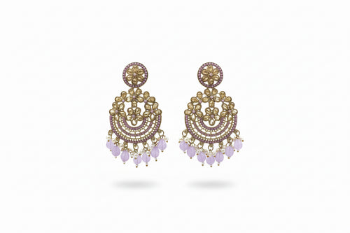 Boucles d'Oreilles Chandbali "Lilas" en Plaqué Or – Élégance Florale